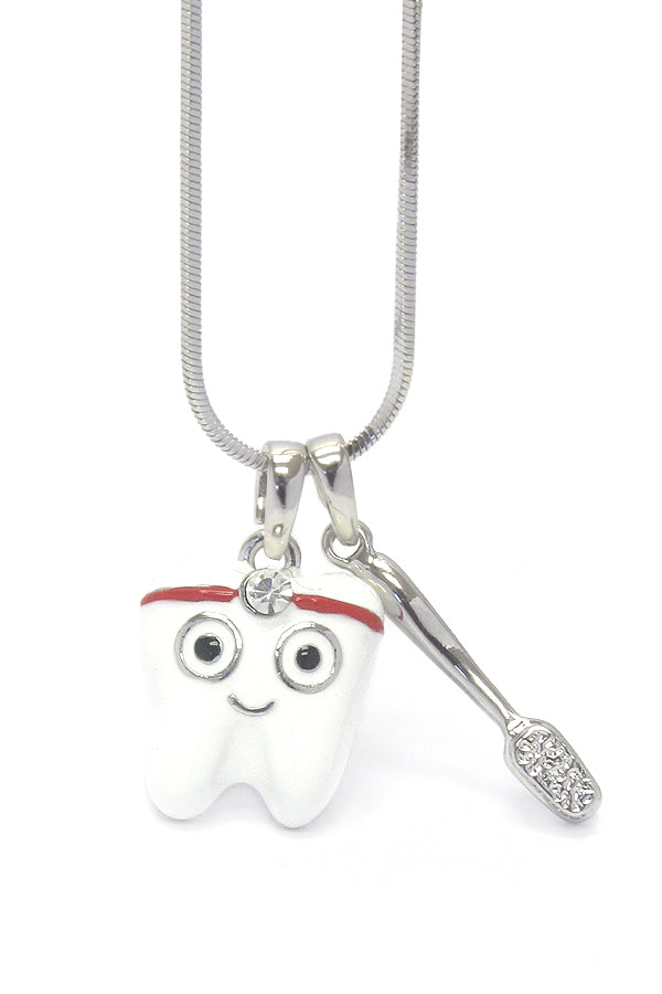 MADE IN KOREA WHITEGOLD PLATING CRYSTAL DENTAL THEME TOOTH AND BRUSH PENDANT NECKLACE
