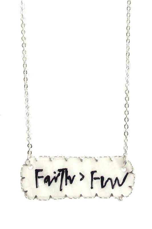 RELIGIOUS INSPIRATION SHELL PENDANT NECKLACE - FAITH FEAR