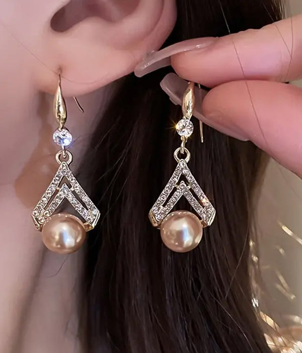 CRYSTAL AND PEARL DROP EARRING