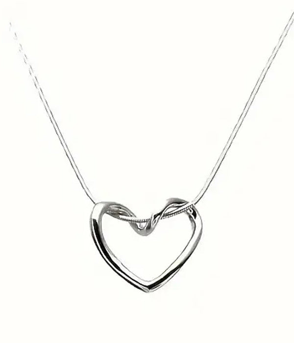 HEART PENDANT NECKLACE