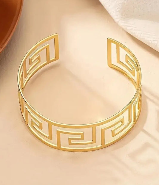 RETRO HOLLOW METAL BANGLE BRACELET