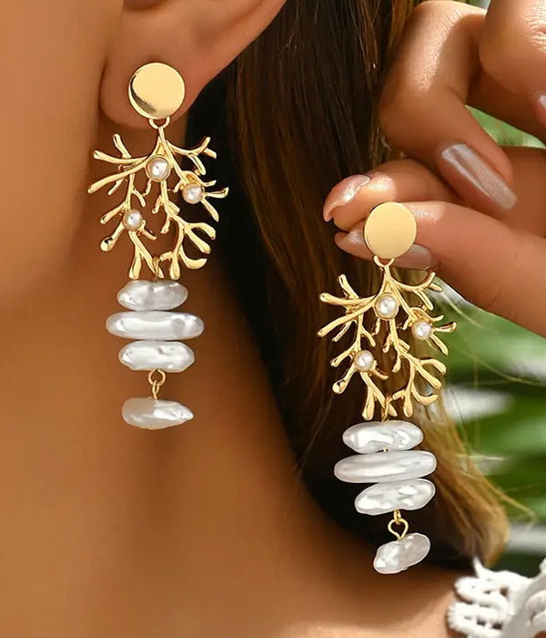 NATURAL SHELL AND CORAL THEME EARRING