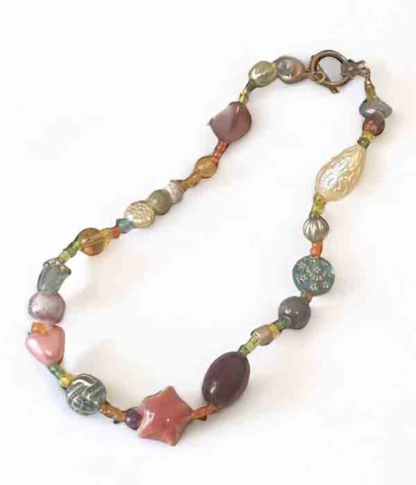 MULTI GLASS BEAD MIX NECKLACE