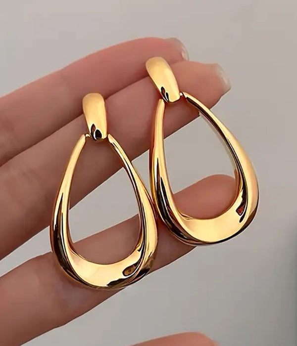 TEARDROP EARRING