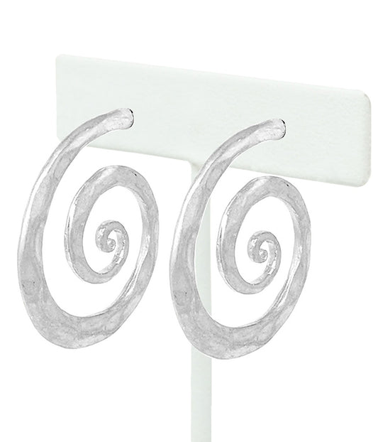 HAMMERED METAL SWIRL HOOP EARRING