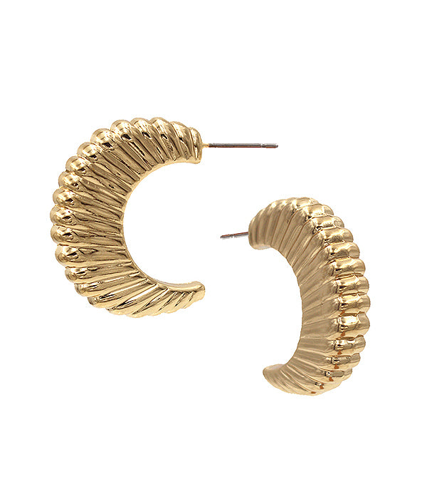 METAL CROISSANT HOOP EARRING