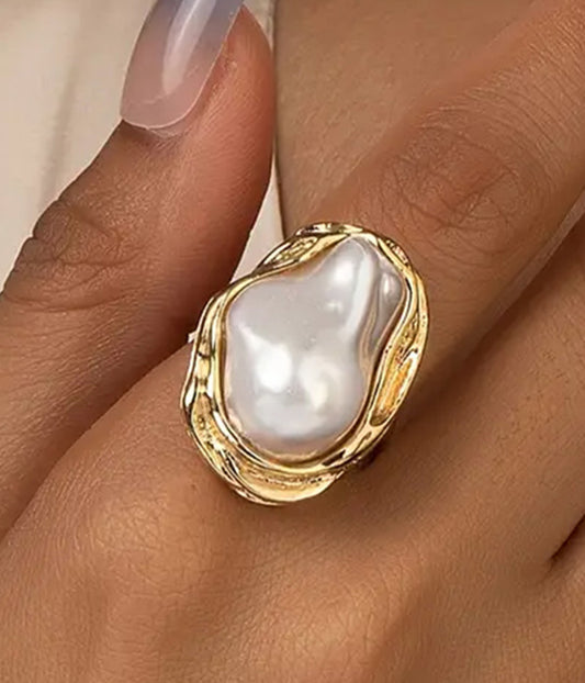 NATURAL SHAPE ARTIFICIAL PEARL RING