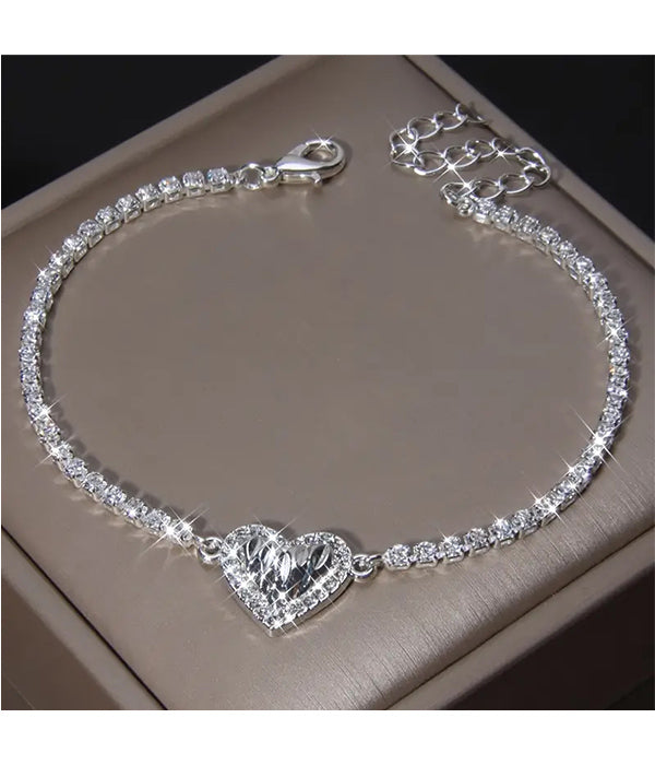 RHINESTONE HEART BRACELET