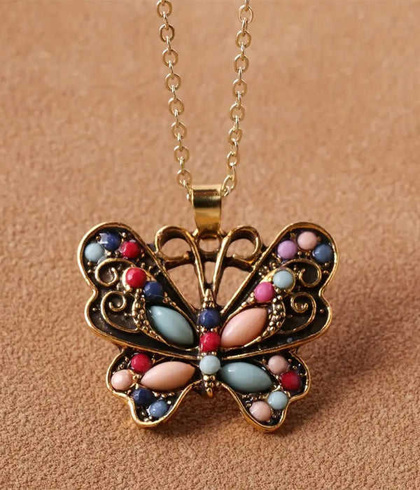 VINTAGE BUTTERFLY PENDANT NECKLACE