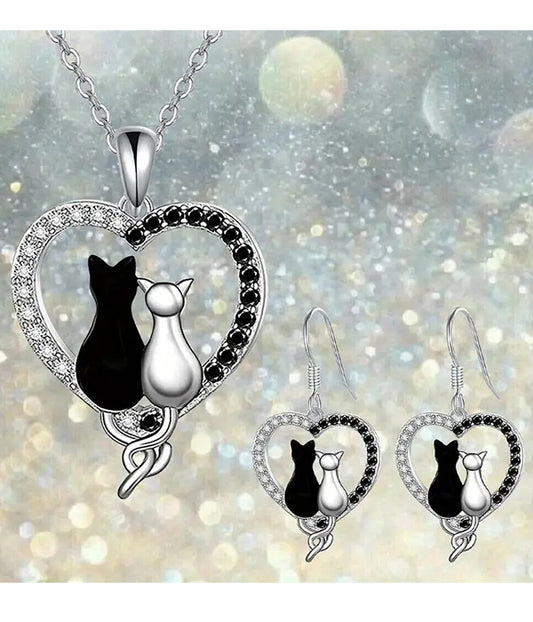 TWO CATS AND ONE HEART PENDANT NECKLACE