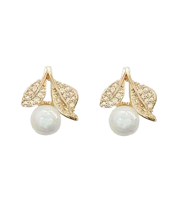 LEAF AND PEARL EARRING