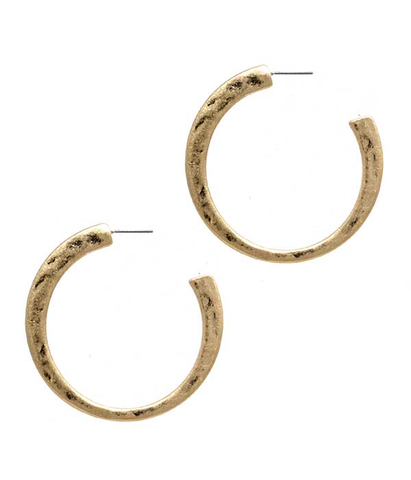 TEXTURED METAL HOOP EARRING