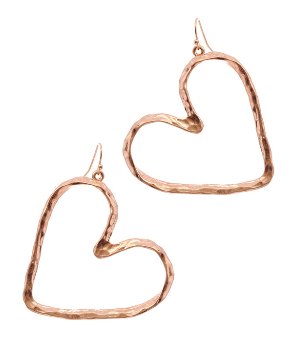 HAMMERED METAL HEART EARRING -valentine