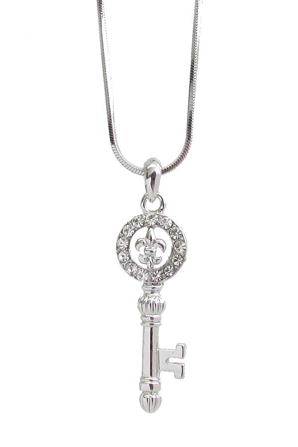 MADE IN KOREA WHITEGOLD PLATING FLEUR DE LIS KEY PENDANT NECKLACE