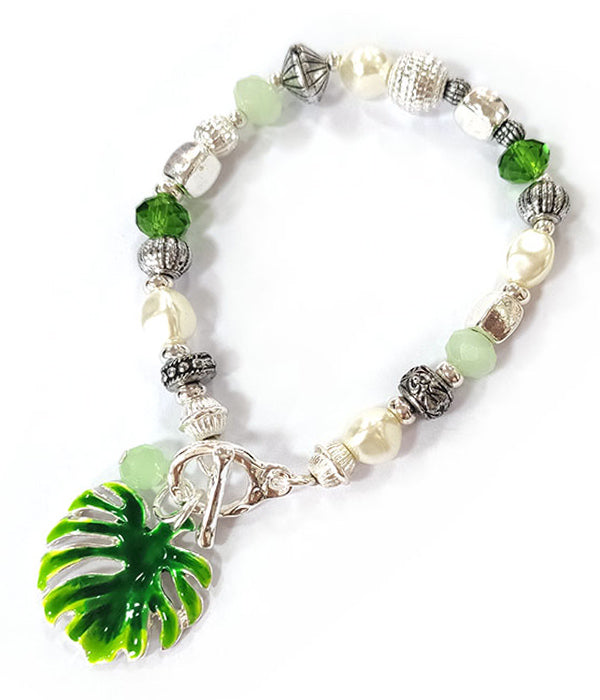 EPOXY CHARM AND MUTLI BEAD STRETCH BRACELET - GIANT LEAF MONSTERA