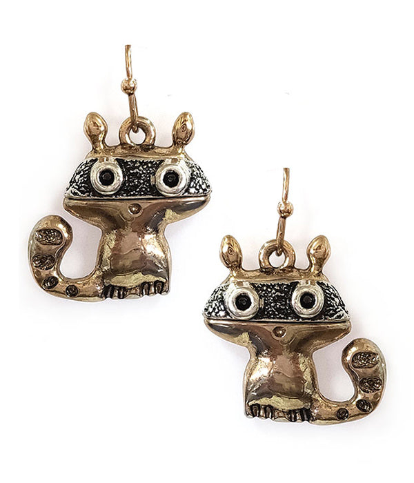 VINTAGE METAL RACCOON EARRING