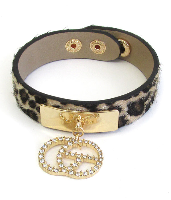 DOUBLE HOOP DANGLE ANIMAL PRINT BUTTON BRACELET