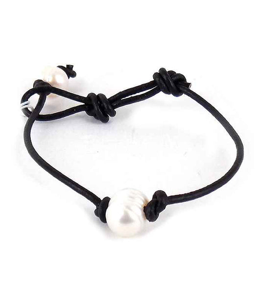 FRESHWATER PEARL CORD BRACELET