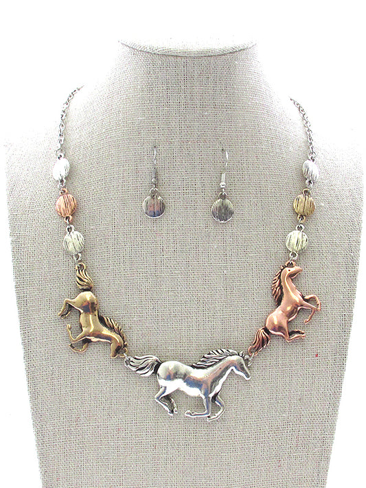 VINTAGE METAL RUNNING HORSE NECKLACE SET