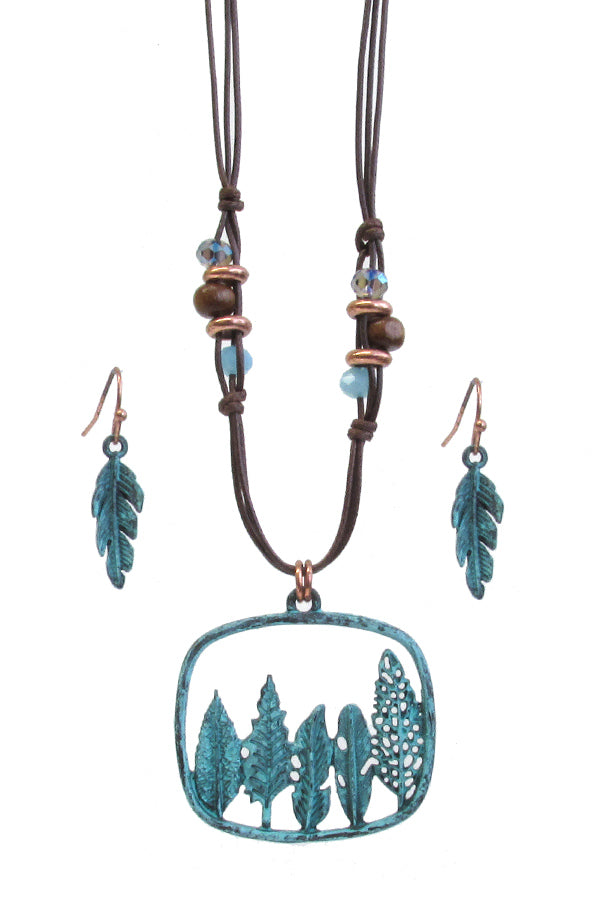 MULTI FEATHER AND LEAF MIX PENDANT CORD NECKLACE SET