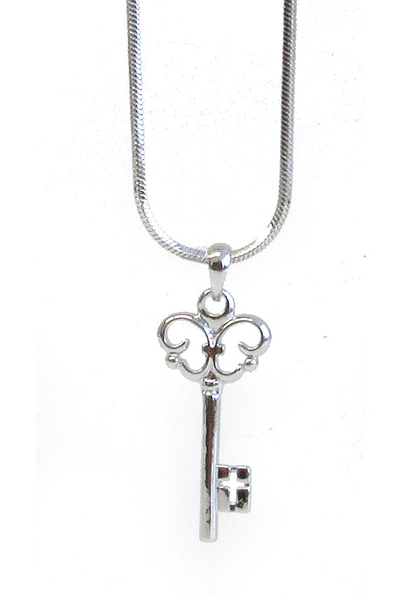 MADE IN KOREA WHITEGOLD PLATING KEY PENDANT NECKLACE