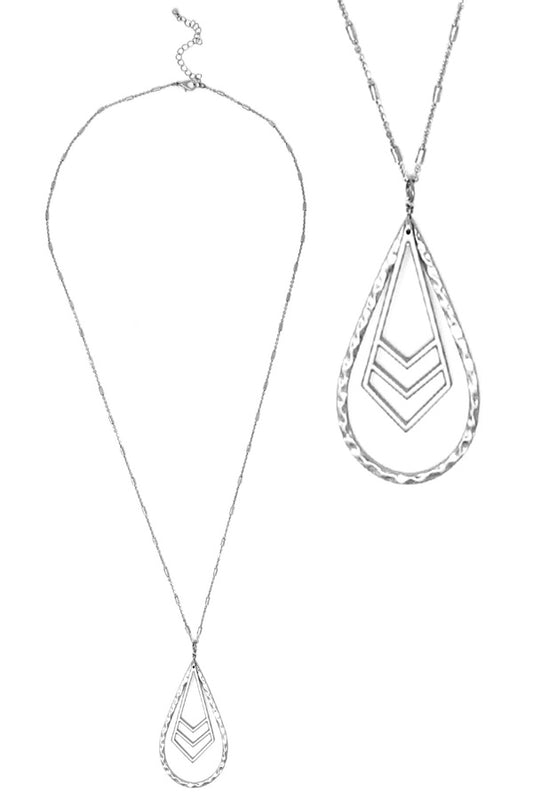 CHEVRON AND TEARDROP PENDANT NECKLACE