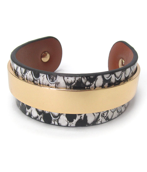 METAL AND LEATHER BANGLE BRACELET