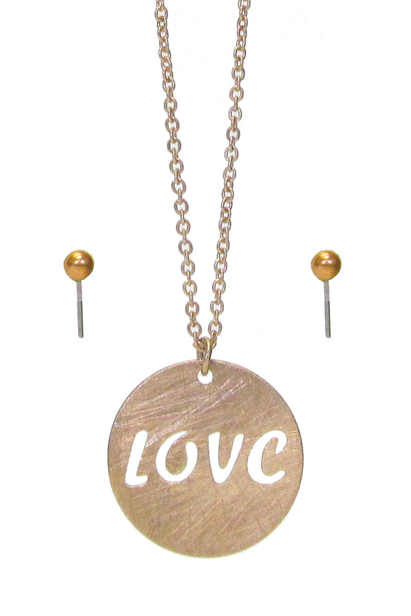 SCRATCH METAL PENDANT NECKLACE SET - LOVE - BRASS METAL