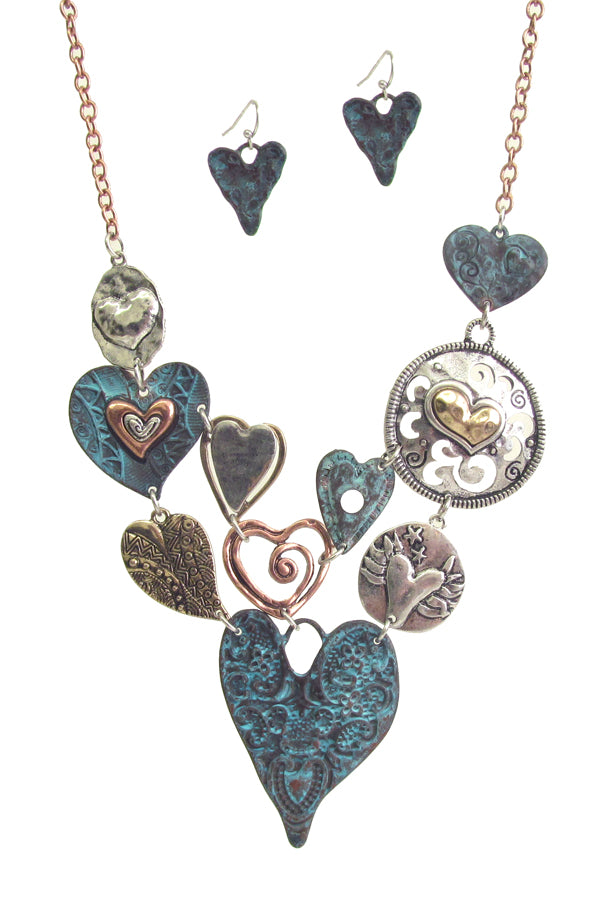 MULTI HEART LINK BIB NECKLACE SET